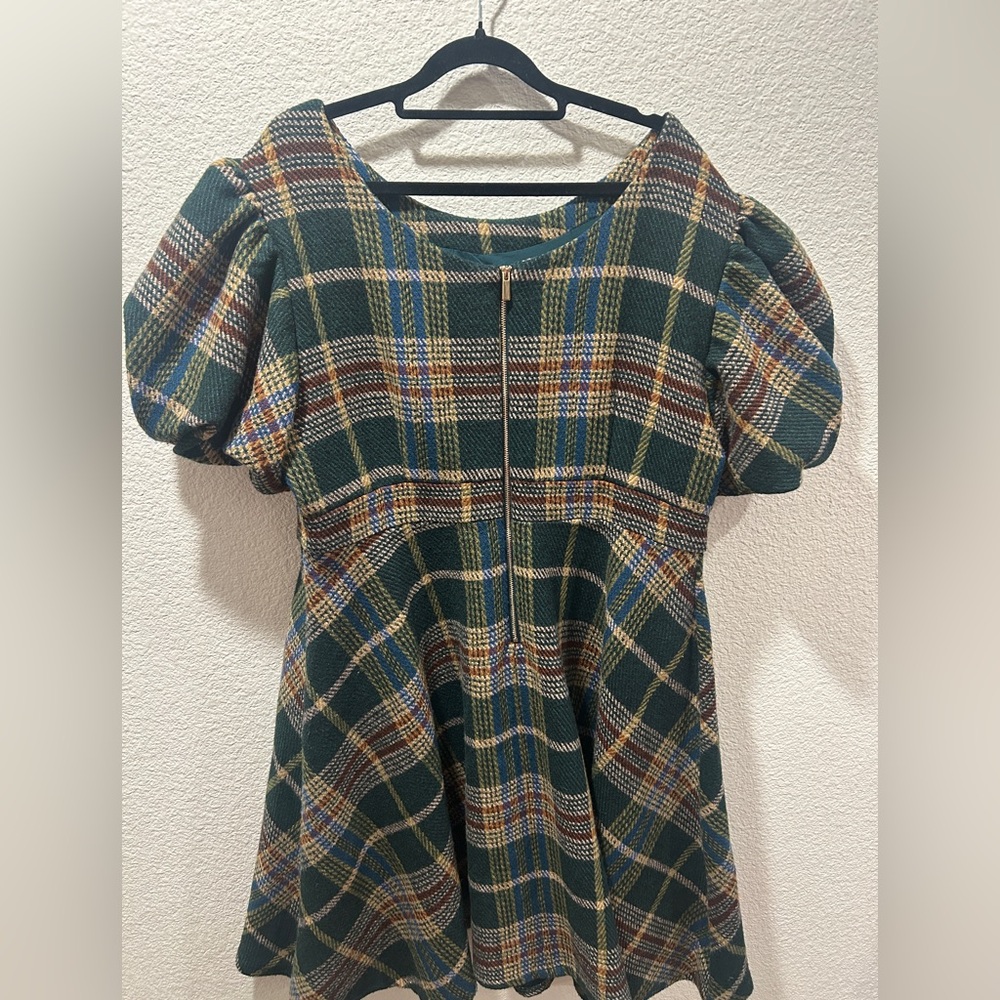 Ivy City Co Green Plaid Puff Sleeve Blouse